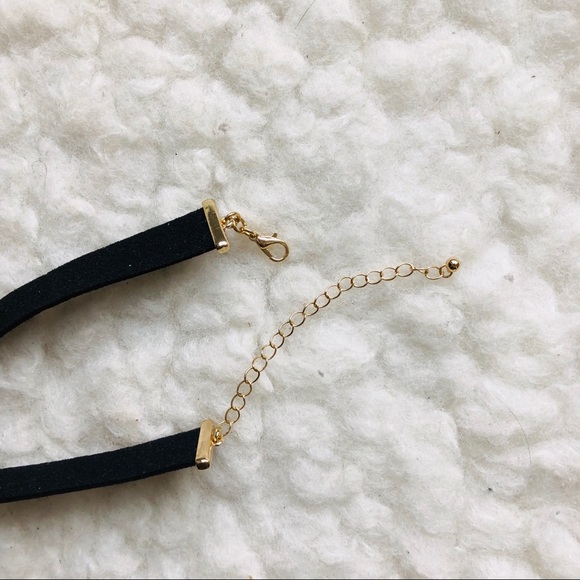 NWOT: Black Choker with Gold Detail - Picture 4 of 5